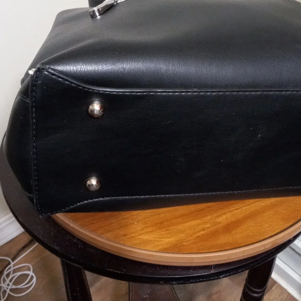 C black faux leather  shoulder bag - Picture 6 of 9